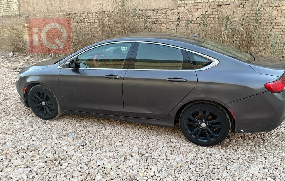 Chrysler 200